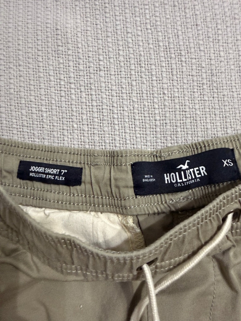 Hollister Men’s Drawstring Chino Shorts in Khaki & Stone - Picture 6 of 16